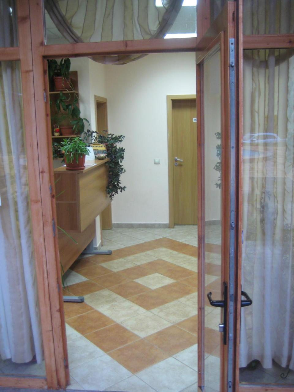Hotel Restaurant Popini Laki Yagodina Extérieur photo