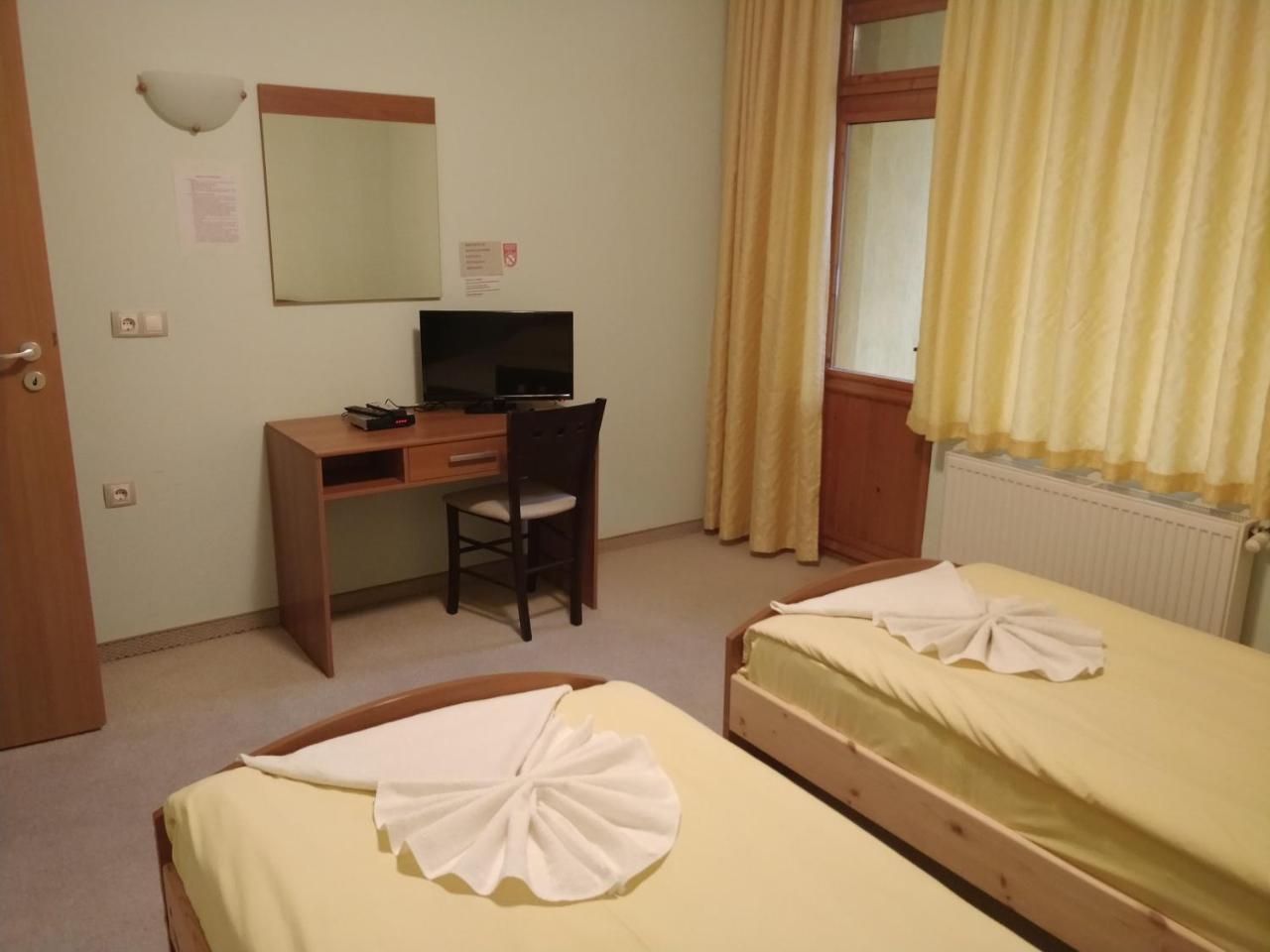 Hotel Restaurant Popini Laki Yagodina Extérieur photo